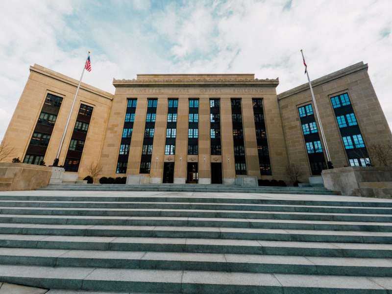 Federal Reserve Holds Interest Rates Steady Amid Economic Uncertainty