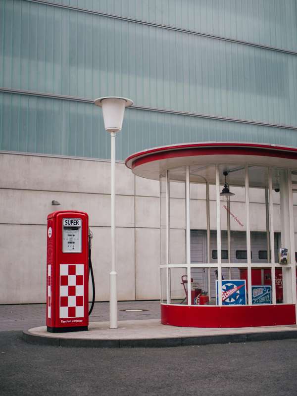 Oil Analysis for the Week of April 28 – May 4, 2025: Supply Pressures and Geopolitical Tensions Push Prices Higher