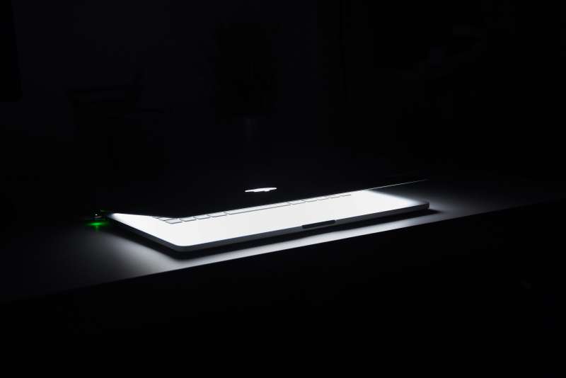 Information Detox: How Digital Minimalism Awakens True Connection