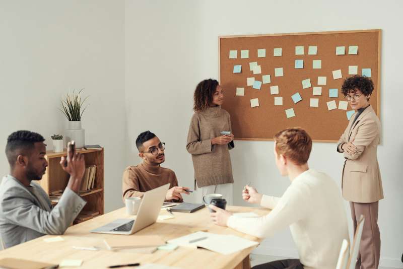 VR and AR Technologies: A New Dimension in Training and Meetings